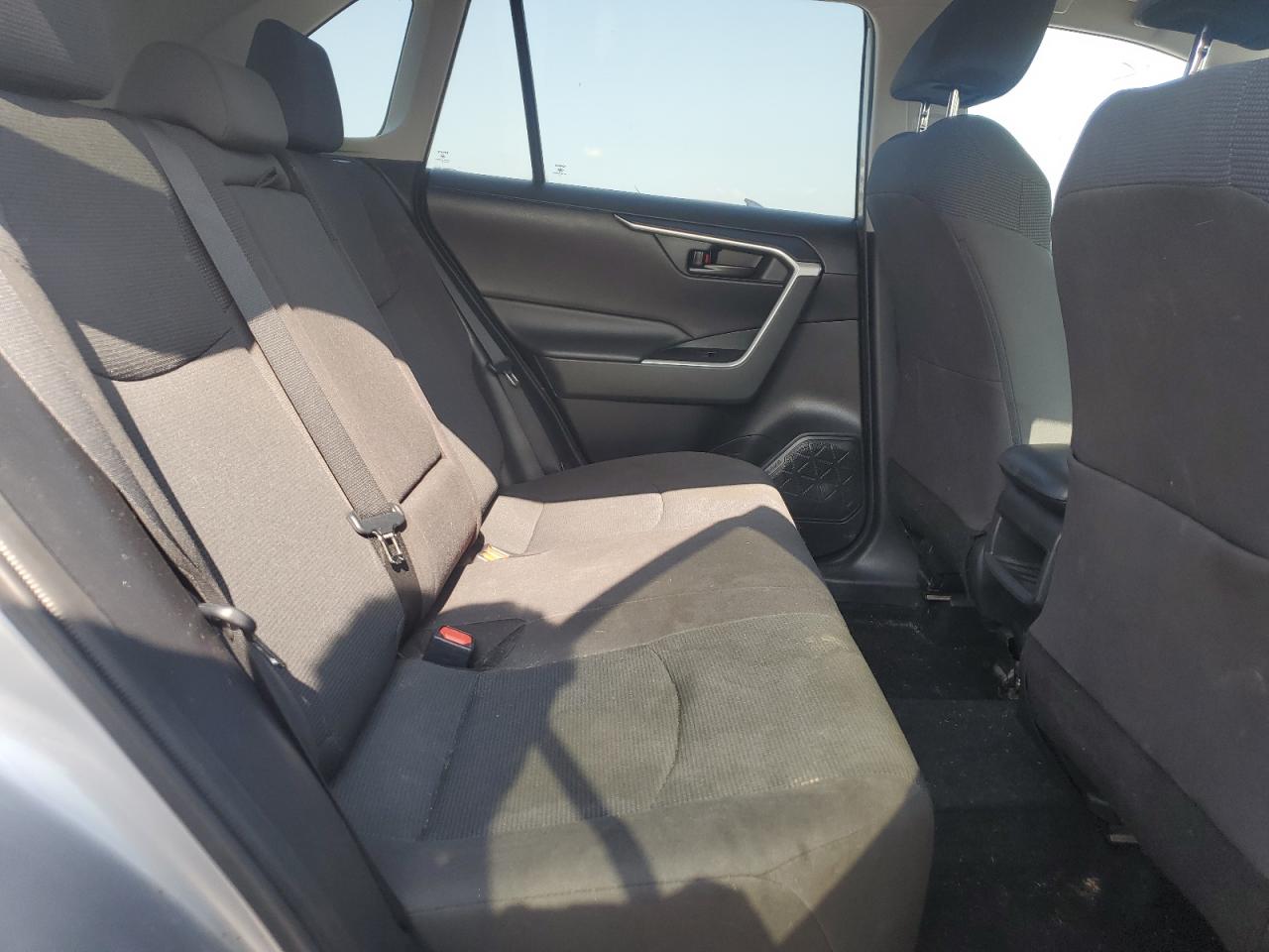 2020 Toyota Rav4 Le VIN: 2T3K1RFV8LC074300 Lot: 65372645