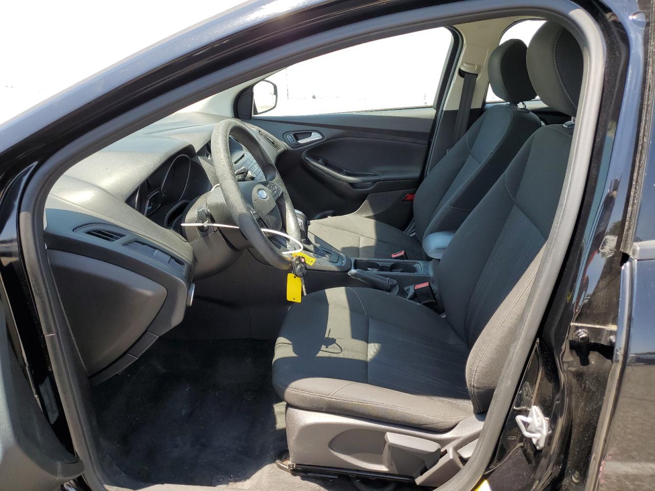 2016 Ford Focus Se VIN: 1FADP3K29GL217171 Lot: 65089365