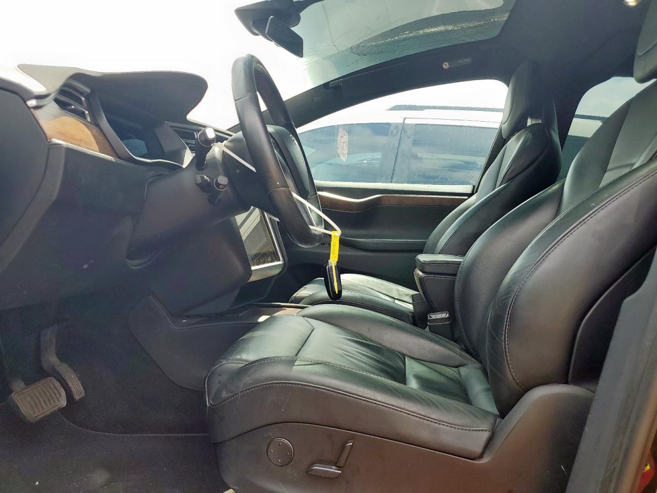 2017 Tesla Model X VIN: 5YJXCBE25HF044617 Lot: 64814785