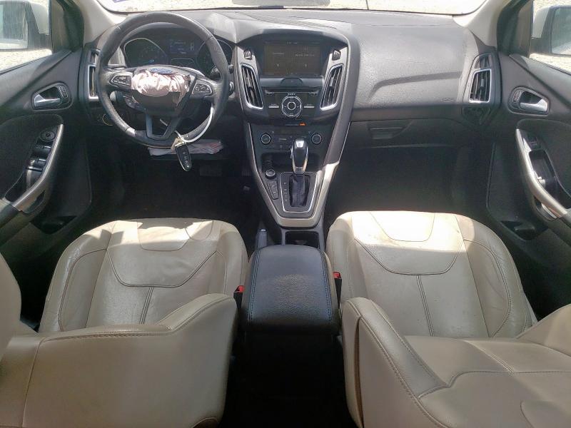  FORD FOCUS 2015 Белы