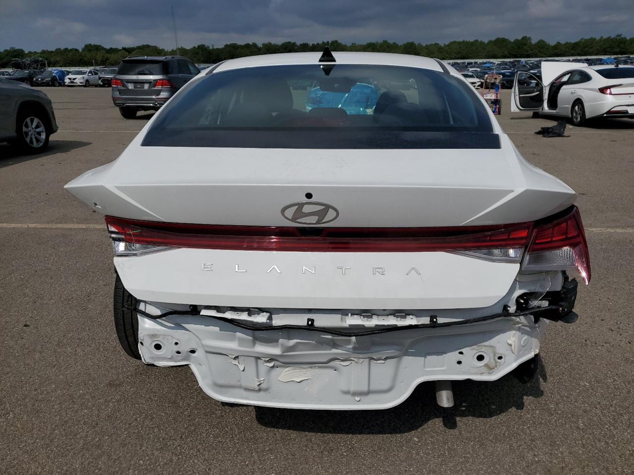 KMHLS4DG6SU899170 2025 Hyundai Elantra Sel