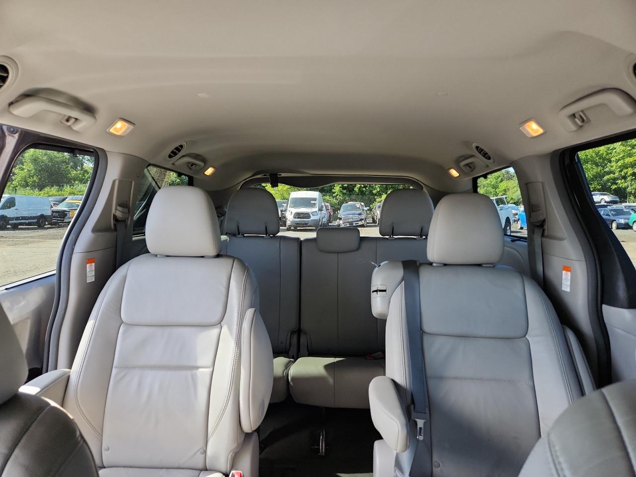 2015 Toyota Sienna Xle VIN: 5TDYK3DC7FS653725 Lot: 65627155