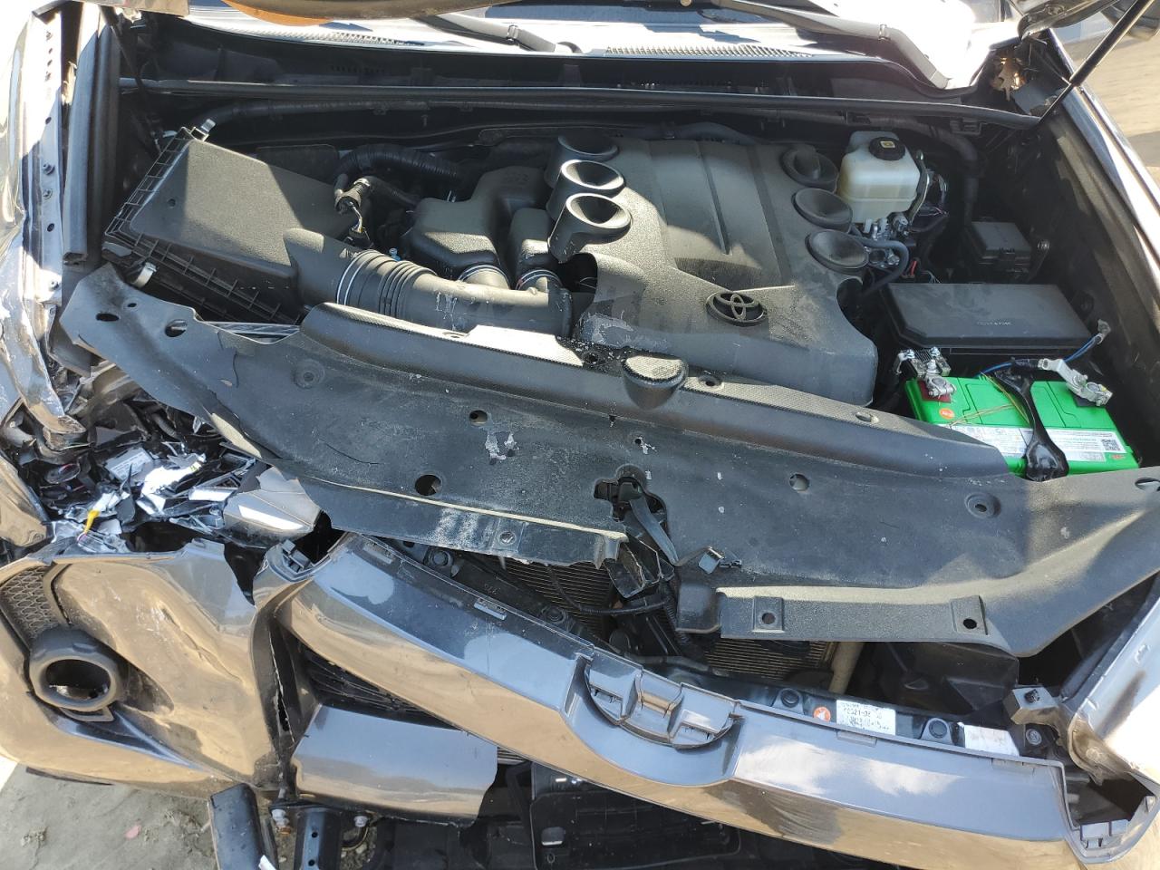 2022 Toyota 4Runner Sr5/Sr5 Premium VIN: JTEMU5JR3N5996190 Lot: 63605595