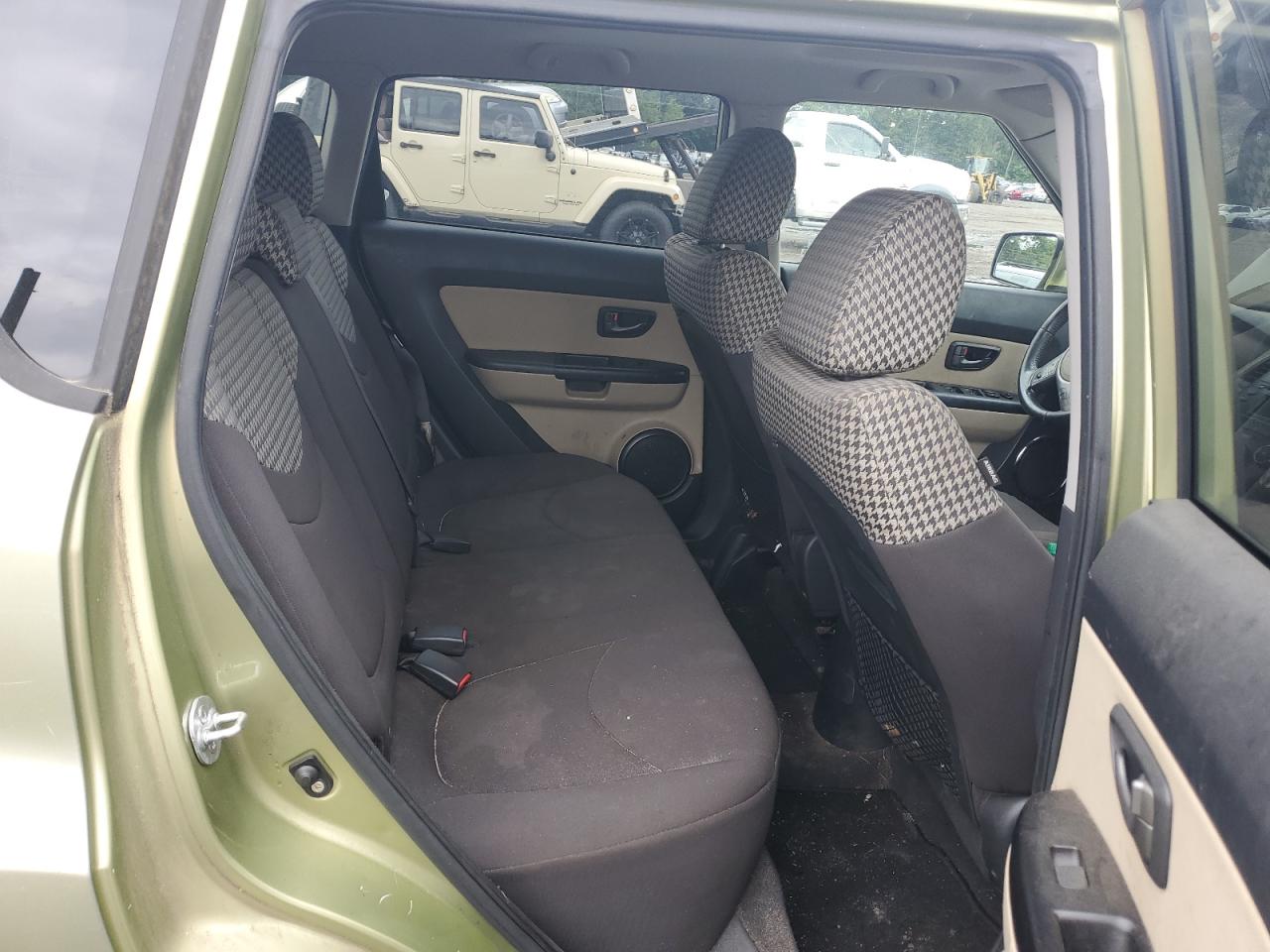 2011 Kia Soul + VIN: KNDJT2A25B7339581 Lot: 63794195