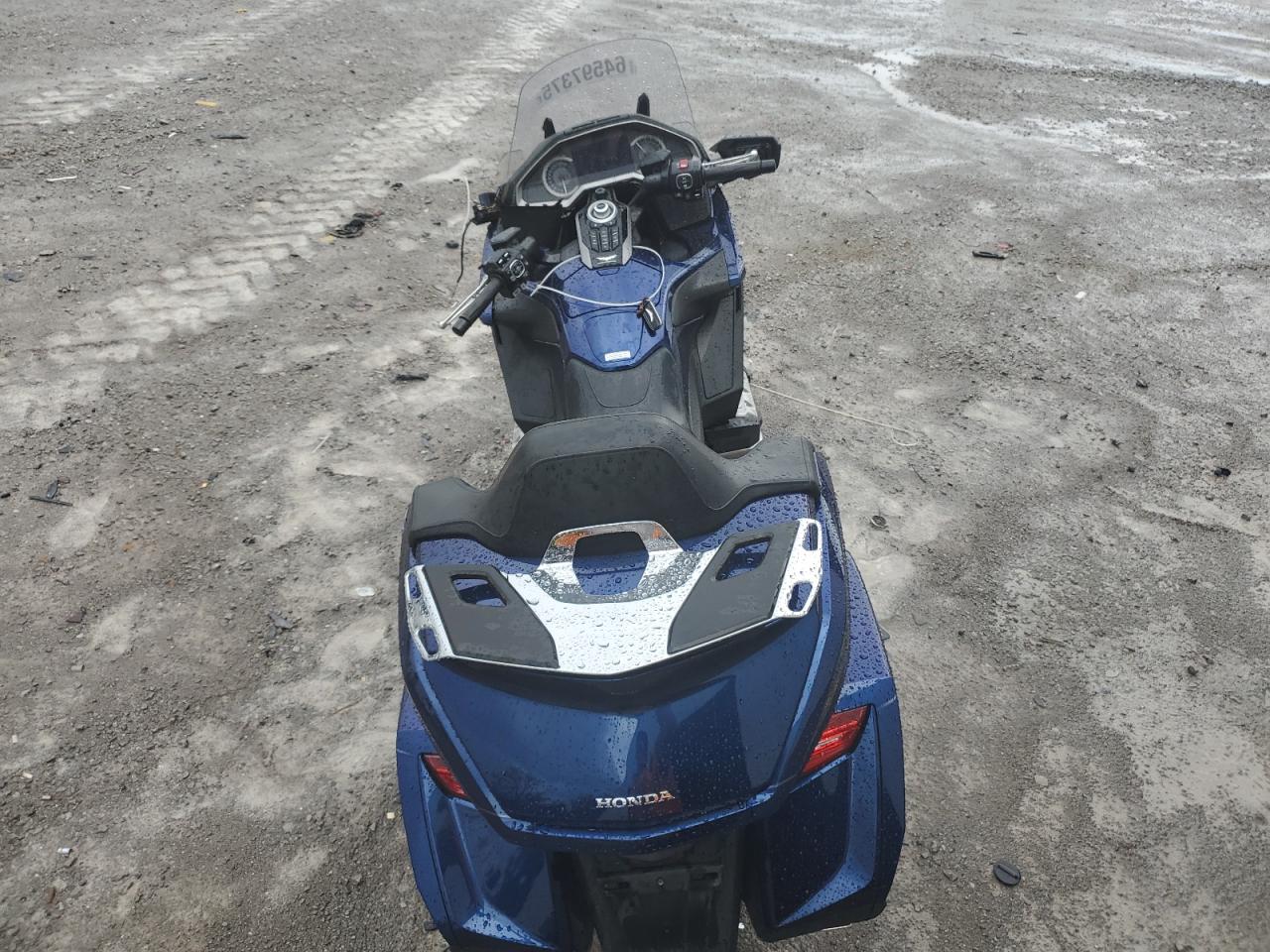 2018 Honda Gl1800 VIN: JH2SC7904JK002276 Lot: 64597375