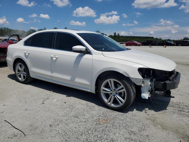  VOLKSWAGEN PASSAT 2015 Biały