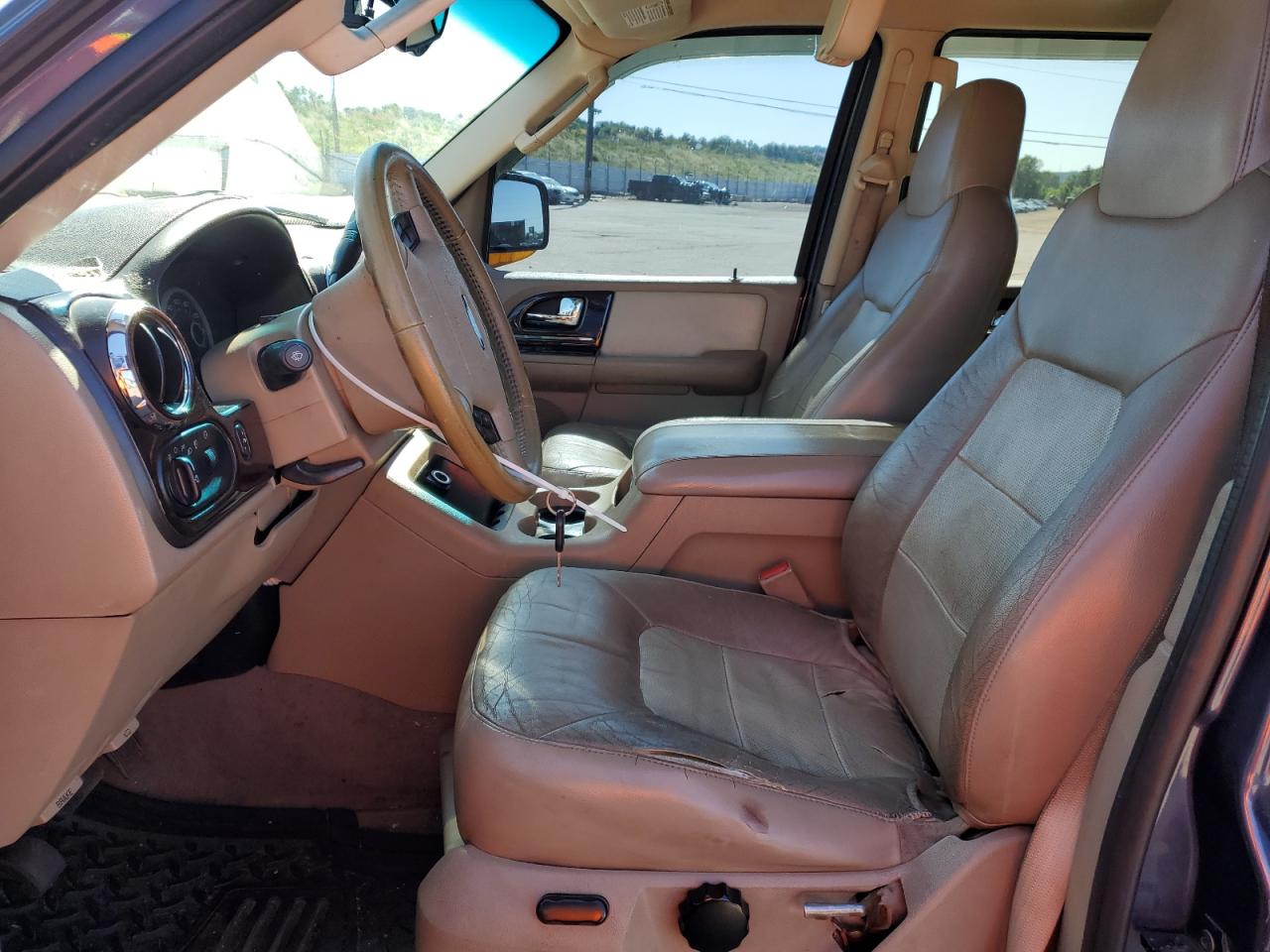 2005 Ford Expedition Eddie Bauer VIN: 1FMPU18515LA84355 Lot: 63603305