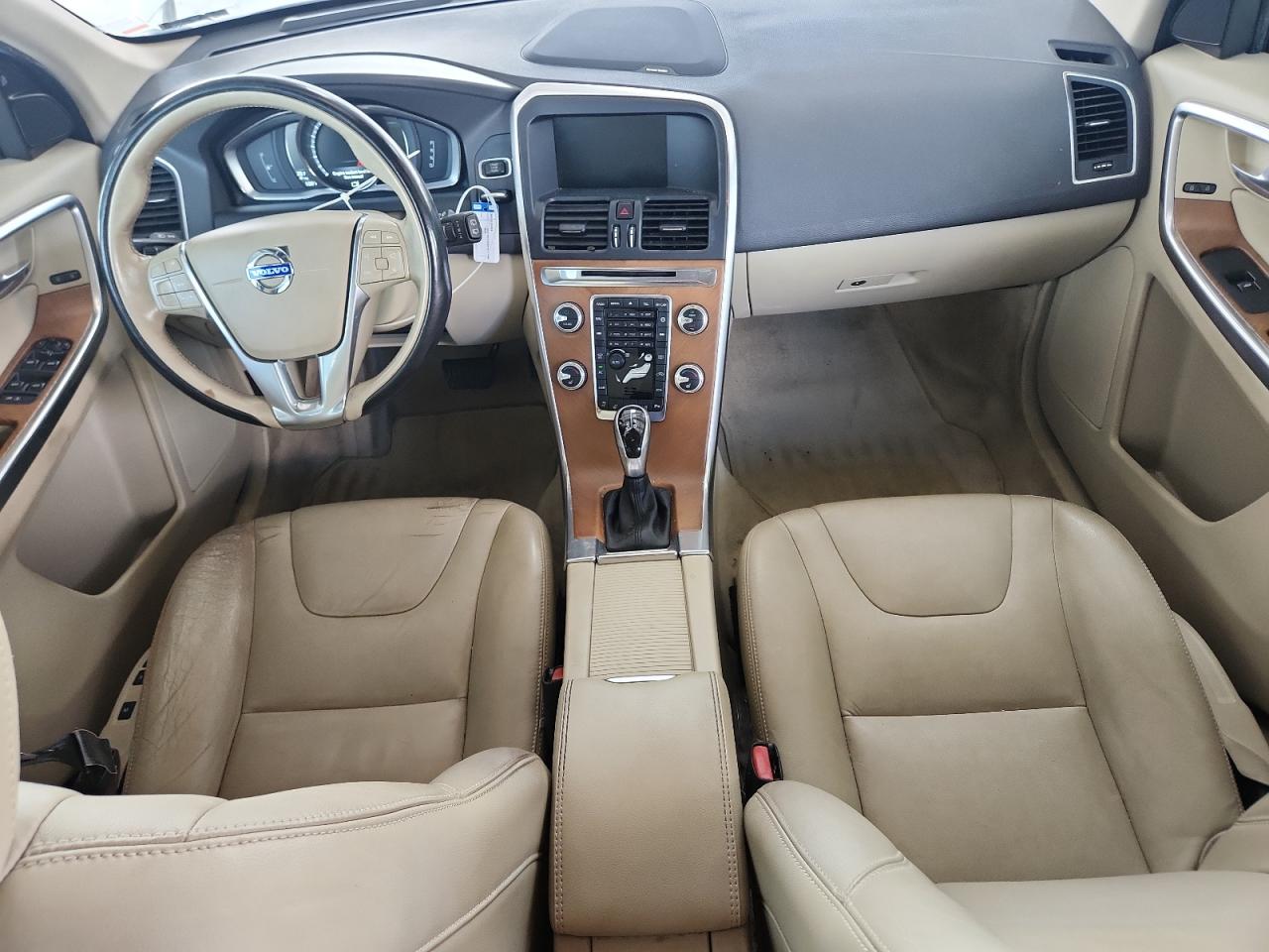 2015 Volvo Xc60 T5 Platinum VIN: YV440MDMXF2741482 Lot: 62540065