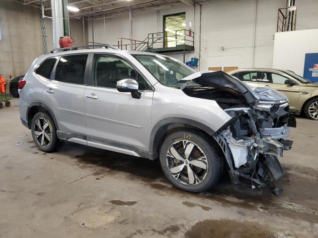  SUBARU FORESTER 2021 Серебристый
