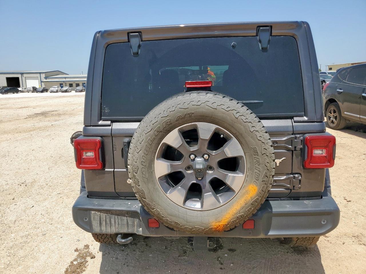 2018 Jeep Wrangler Unlimited Sahara VIN: 1C4HJXEG8JW275760 Lot: 65252225