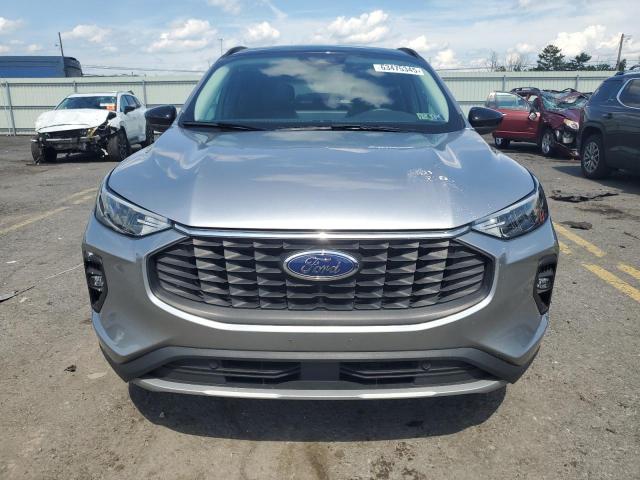  FORD ESCAPE 2023 Srebrny