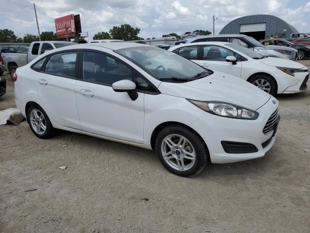  FORD FIESTA 2018 Белы