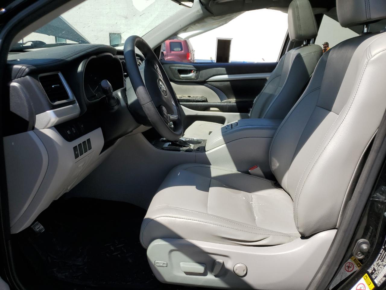 2017 Toyota Highlander Se VIN: 5TDJZRFH6HS396732 Lot: 64037685