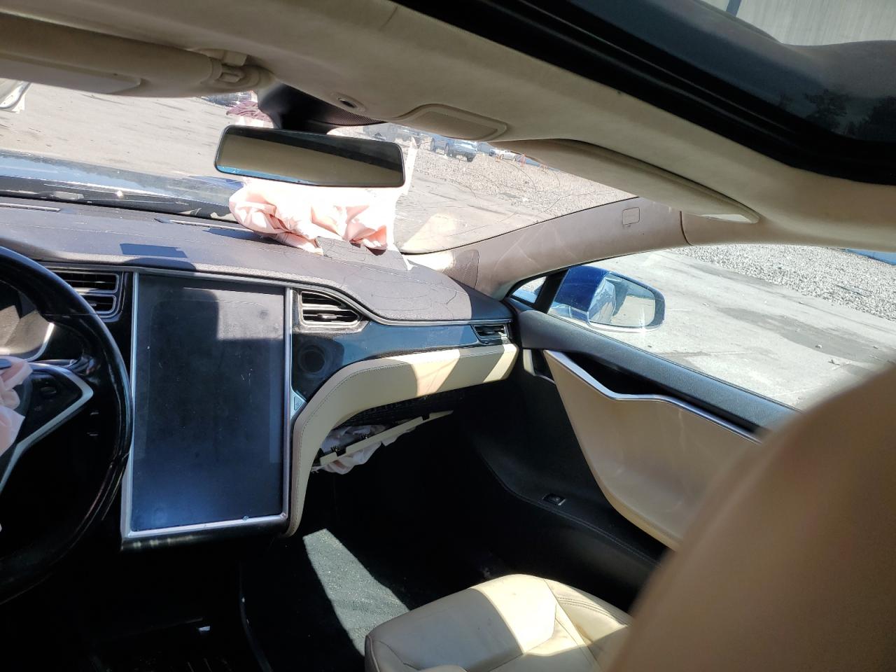 2015 Tesla Model S VIN: 5YJSA1E21FF106585 Lot: 65399835