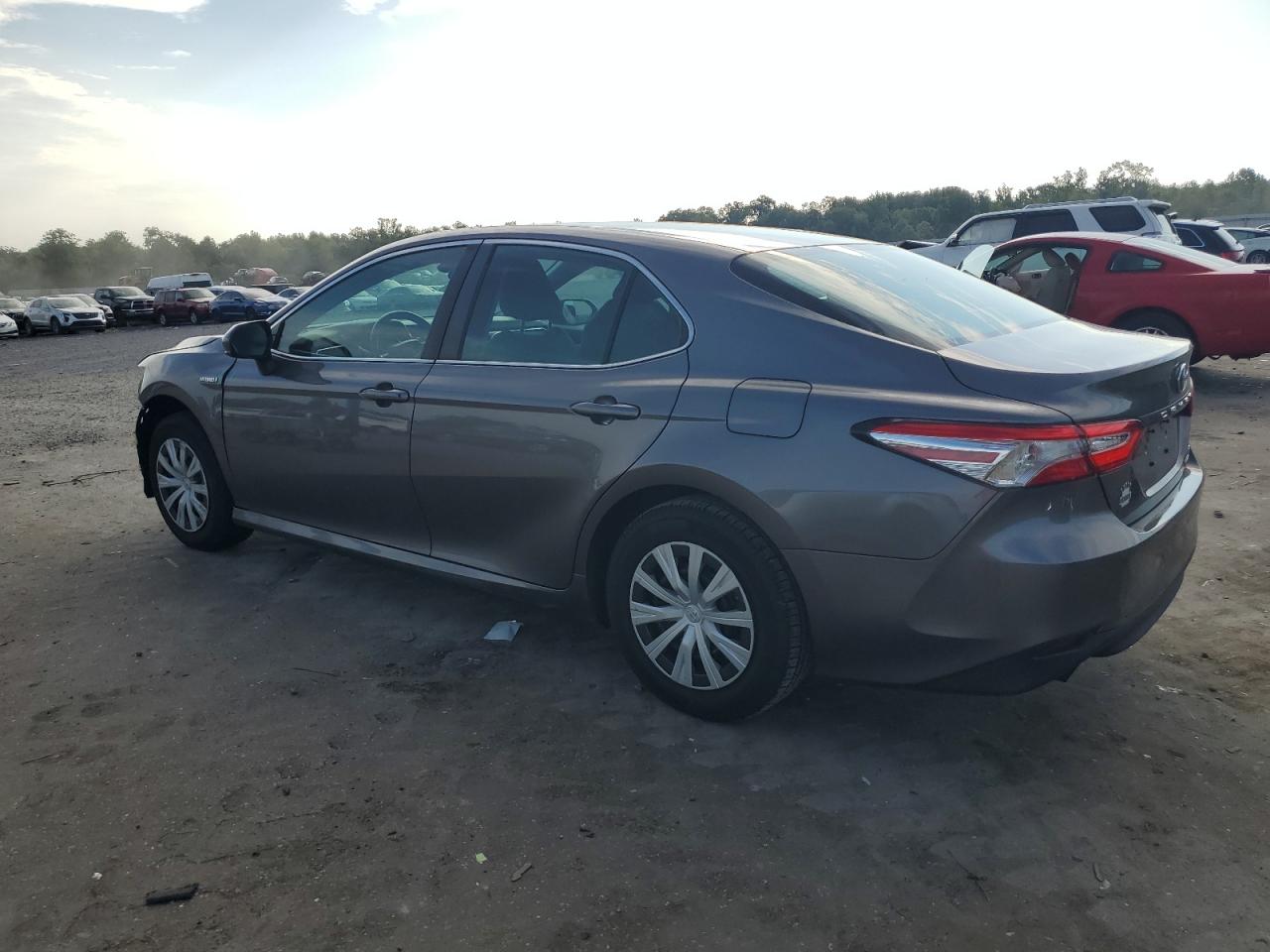 2018 Toyota Camry Le VIN: 4T1B31HK3JU507198 Lot: 65042435