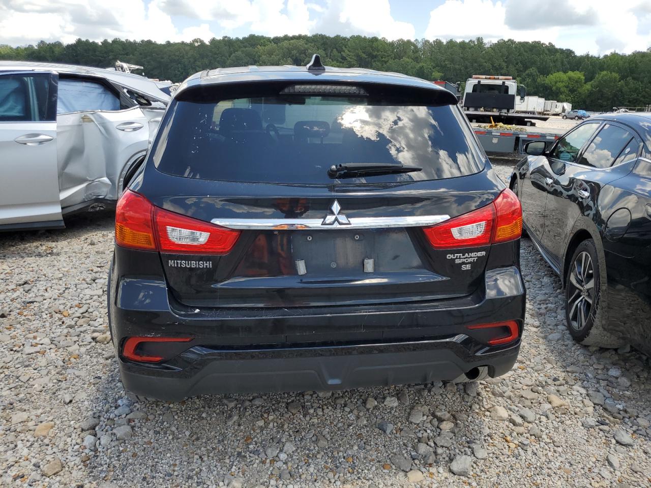 2018 Mitsubishi Outlander Sport Es VIN: JA4AP3AW1JU015633 Lot: 64903445
