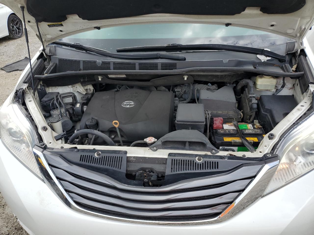 2017 Toyota Sienna Xle VIN: 5TDYZ3DC0HS782307 Lot: 65030645