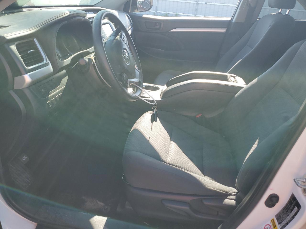 2019 Toyota Highlander Le VIN: 5TDBZRFH0KS938239 Lot: 64267725