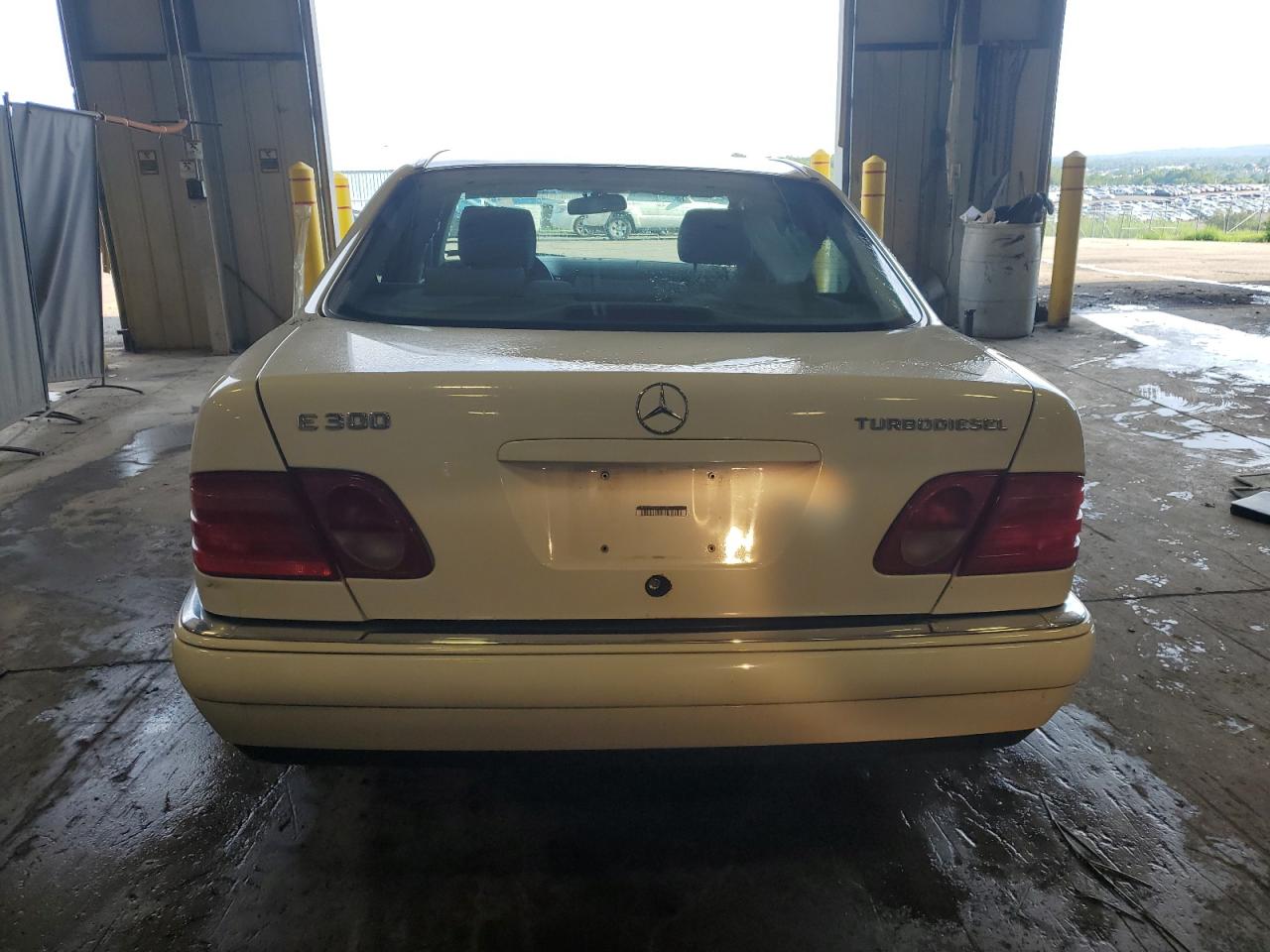 1999 Mercedes-Benz E 300Td VIN: WDBJF25H6XA911093 Lot: 64462355