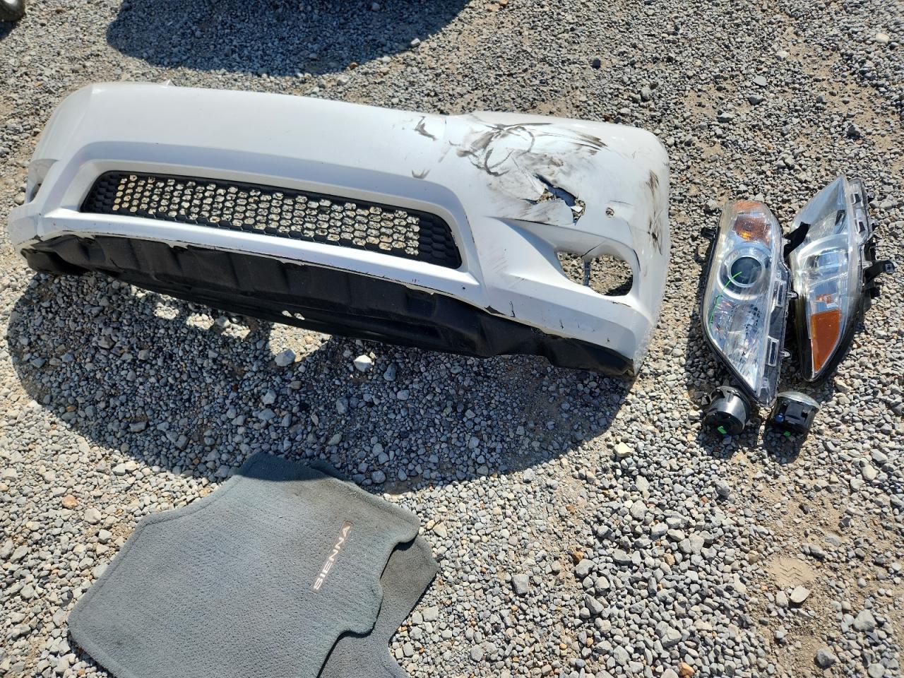 5tdyk3dc5bs014737 5TDYK3DC5BS014737 2011 Toyota Sienna Xle