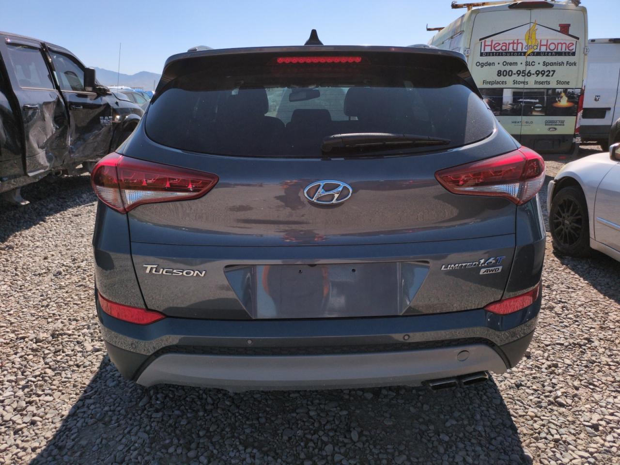 KM8J3CA29JU778008 2018 Hyundai Tucson Value