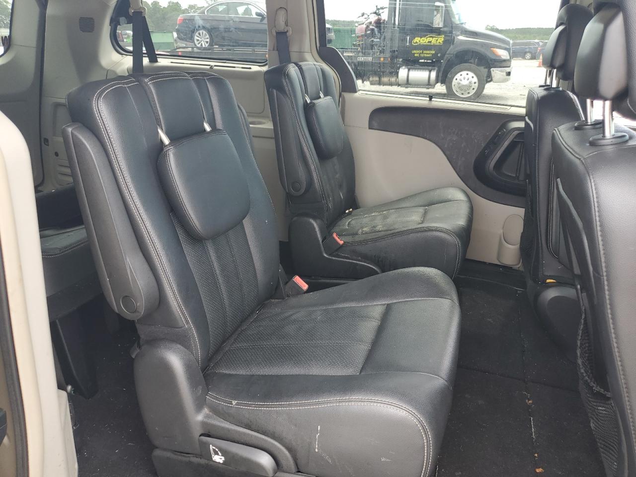 2016 Chrysler Town & Country Touring L VIN: 2C4RC1CG2GR190431 Lot: 67137545