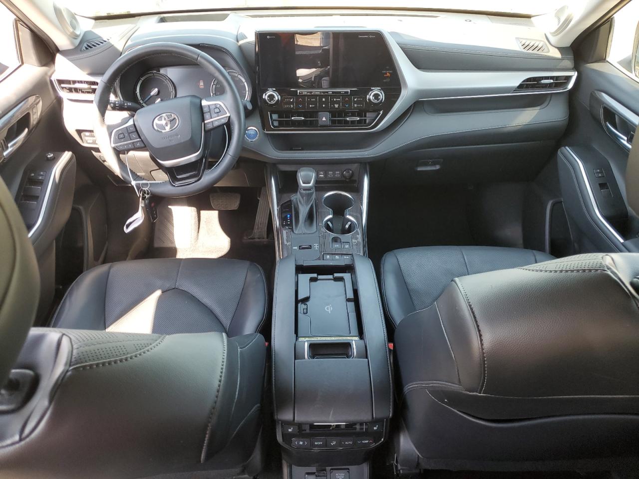 2022 Toyota Highlander Hybrid Platinum VIN: 5TDEBRCH7NS082075 Lot: 63867055