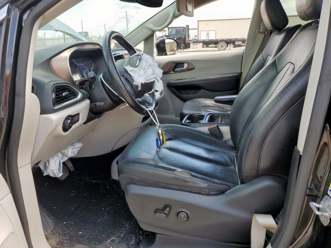 2019 Chrysler Pacifica Touring L VIN: 2C4RC1BG8KR625947 Lot: 64128055