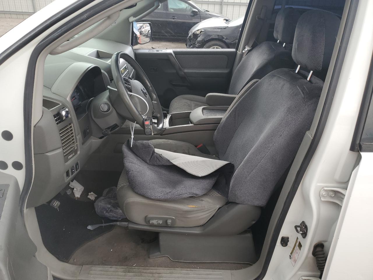 2004 Nissan Armada Se VIN: 727906 Lot: 63872555