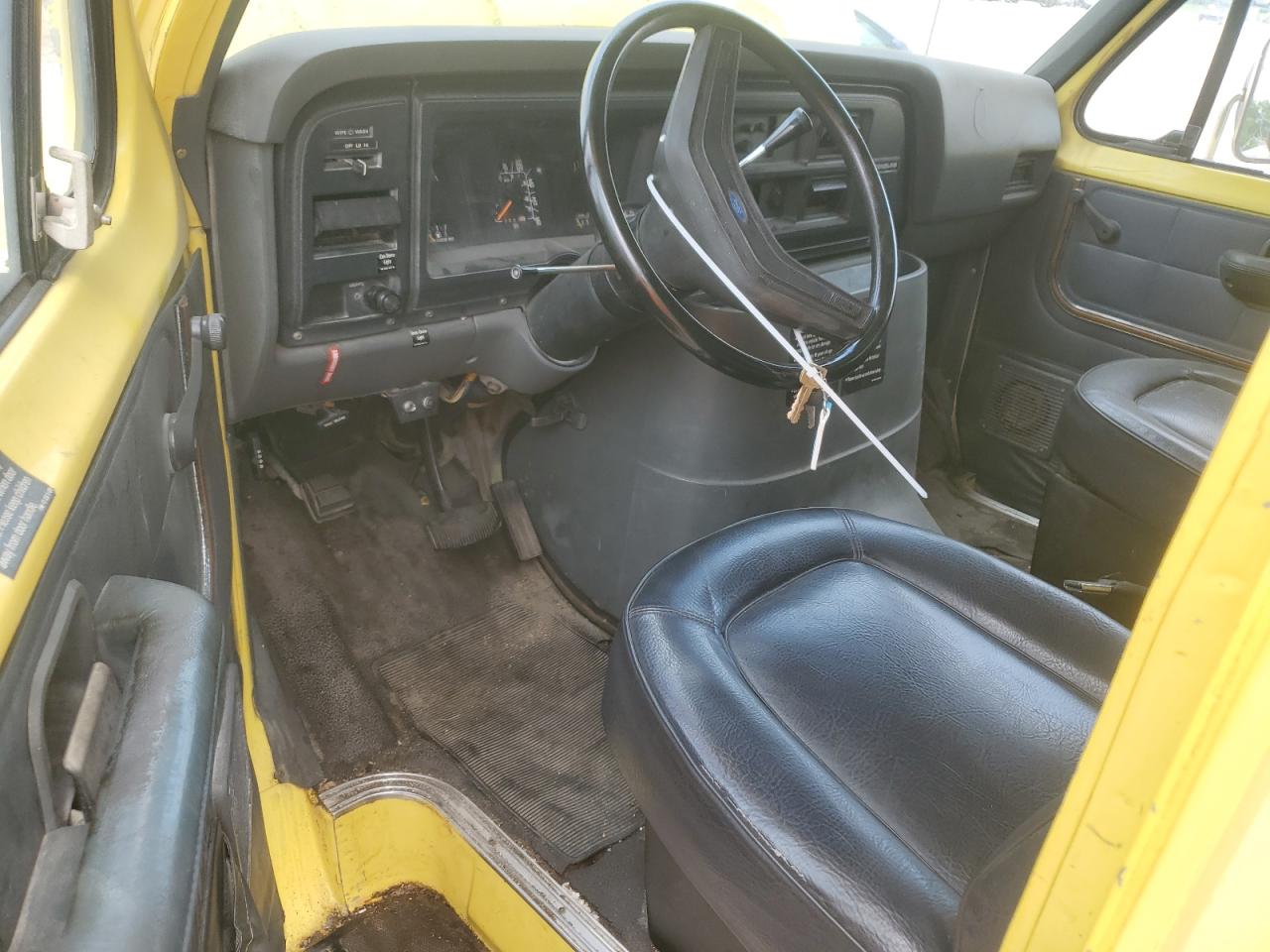 1990 Ford Econoline E350 Cutaway Van VIN: 1FDKE37G6LHB63493 Lot: 63430425