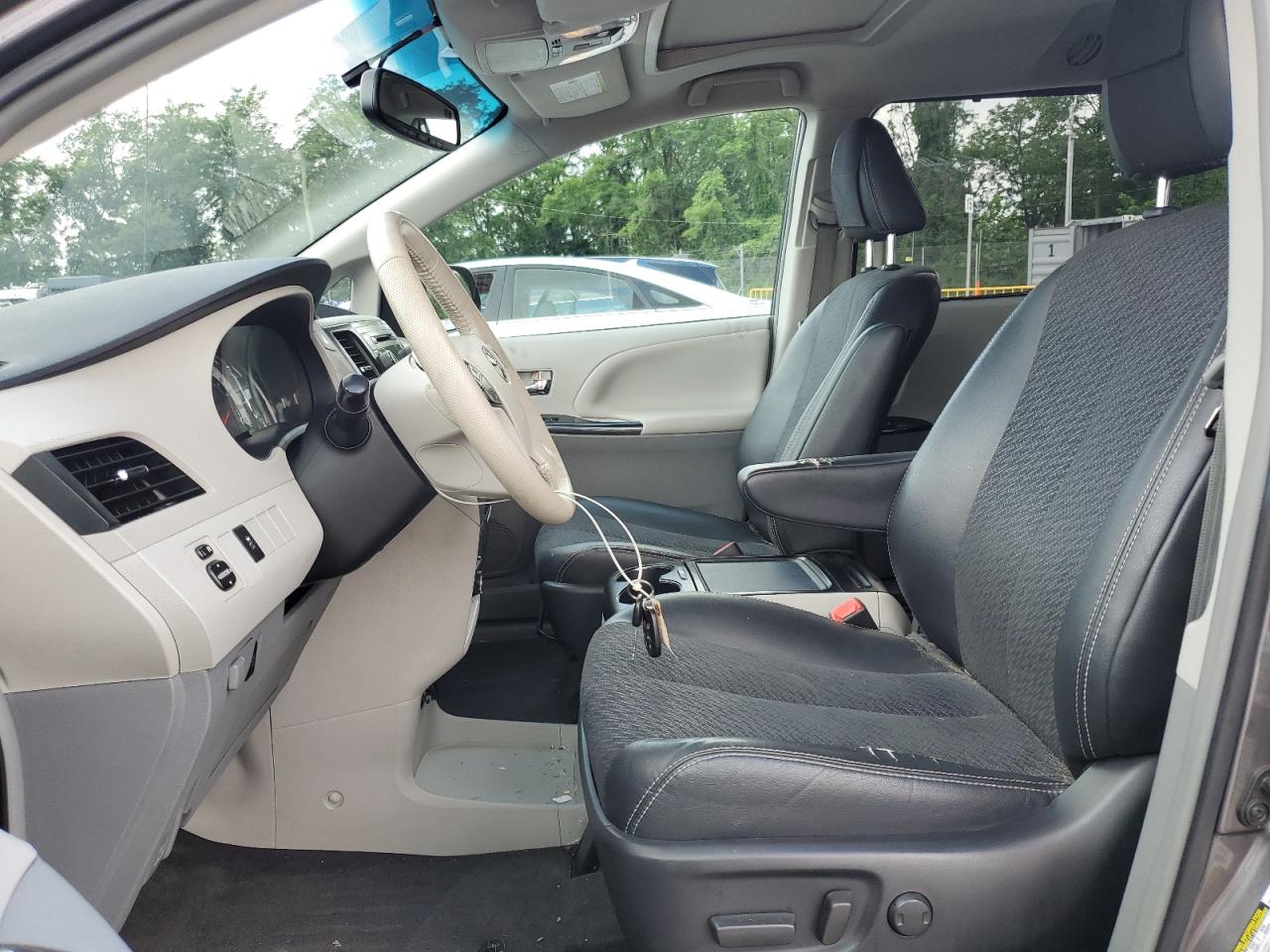 2014 Toyota Sienna Sport VIN: 5TDXK3DC4ES419634 Lot: 64596085