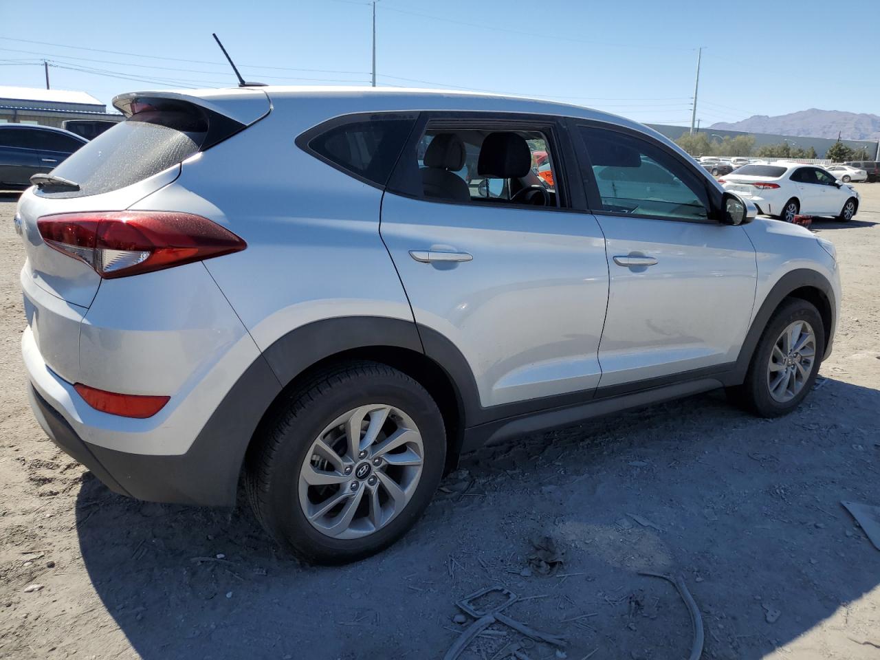 km8j23a40hu558772 KM8J23A40HU558772 2017 Hyundai Tucson Se