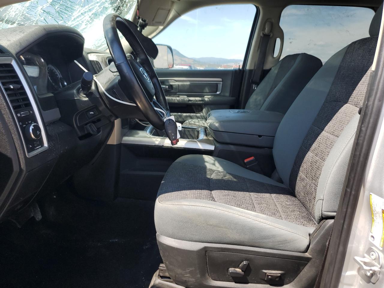 2018 Ram 2500 Slt VIN: 3C6UR5DLXJG328491 Lot: 66905695