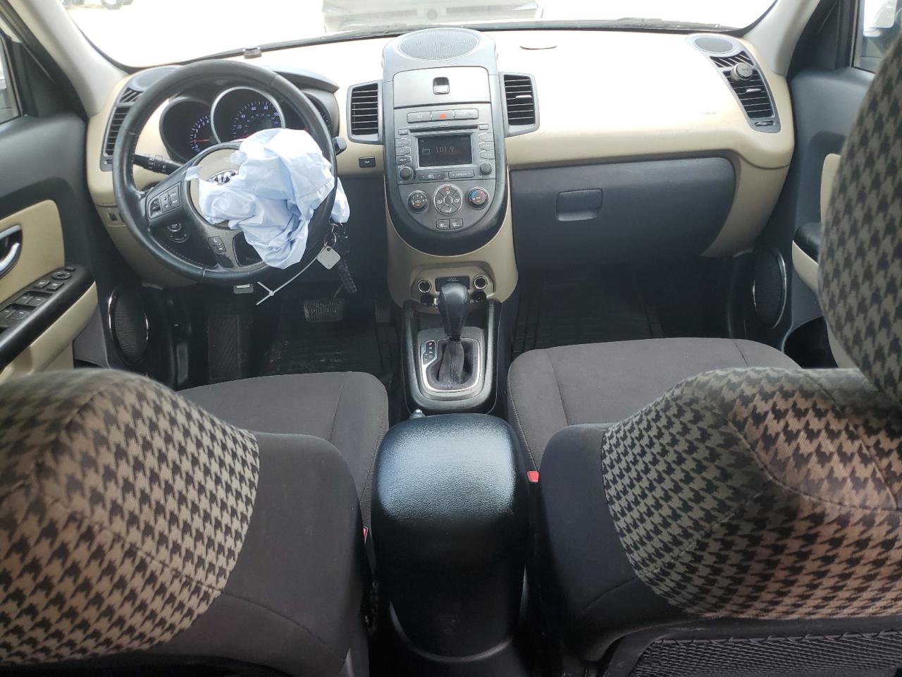 2013 Kia Soul + VIN: KNDJT2A62D7562845 Lot: 64261025