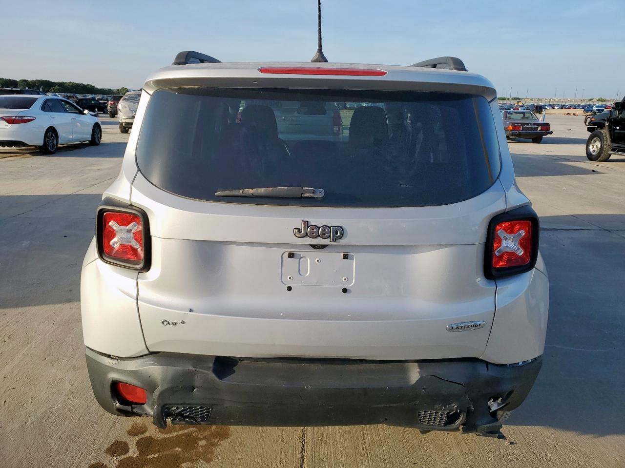 2016 Jeep Renegade Latitude VIN: ZACCJABTXGPD98233 Lot: 64839165
