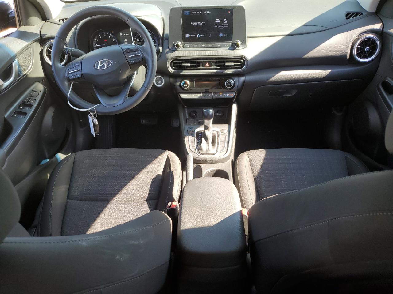2022 Hyundai Kona Sel VIN: KM8K32AB2NU767503 Lot: 63109065