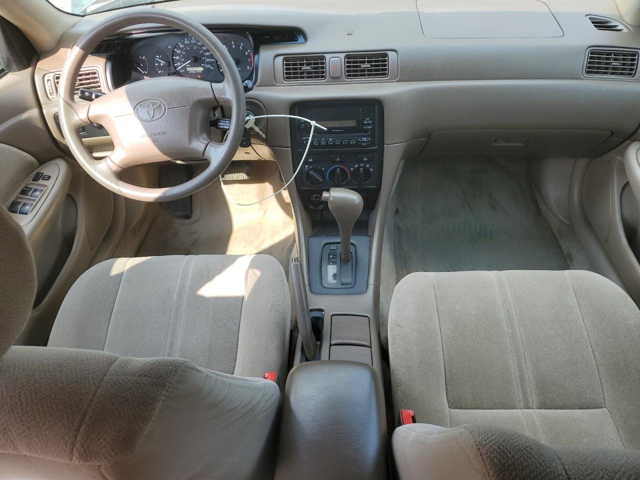2001 Toyota Camry Ce VIN: JT2BG22KX10589812 Lot: 65525055