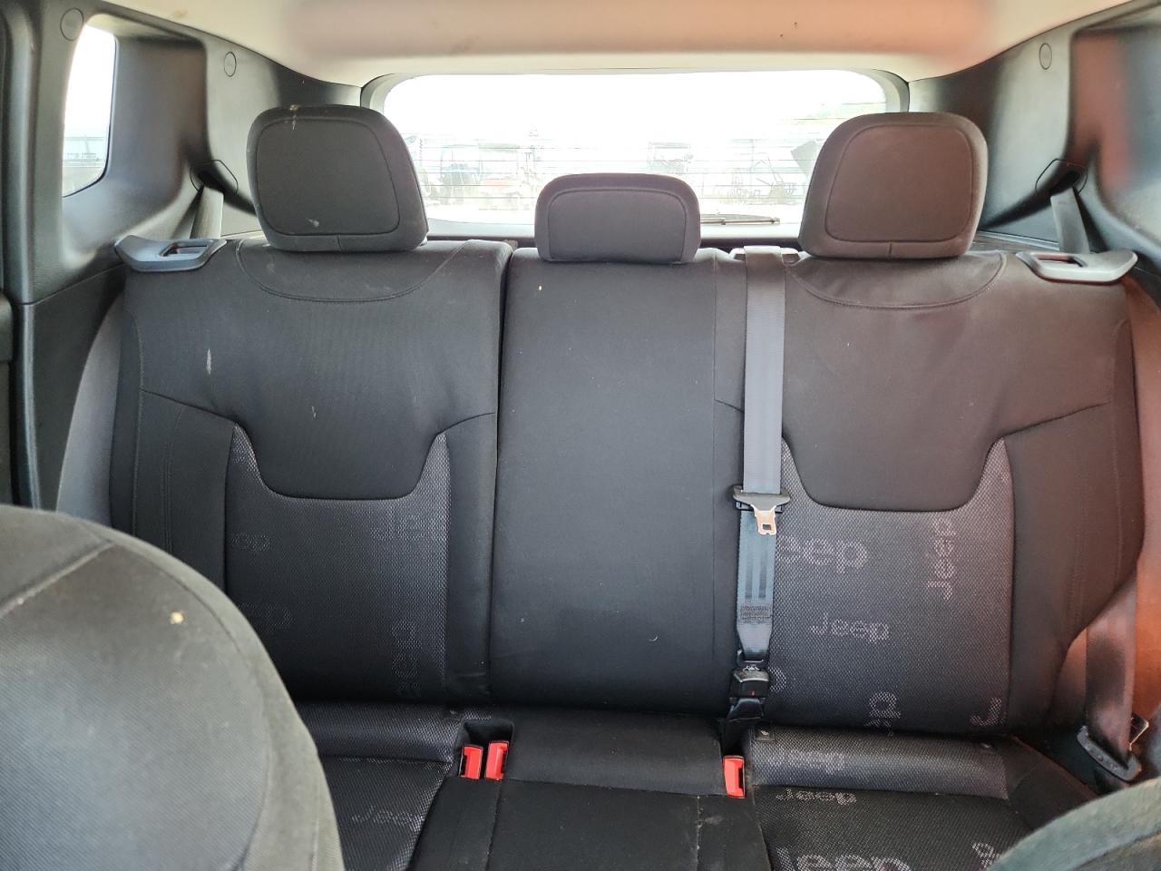 2015 Jeep Renegade Latitude VIN: ZACCJABH0FPB58051 Lot: 62681055