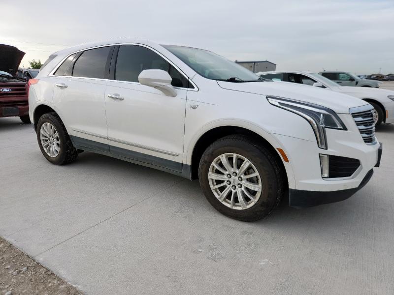  CADILLAC XT5 2019 Белы