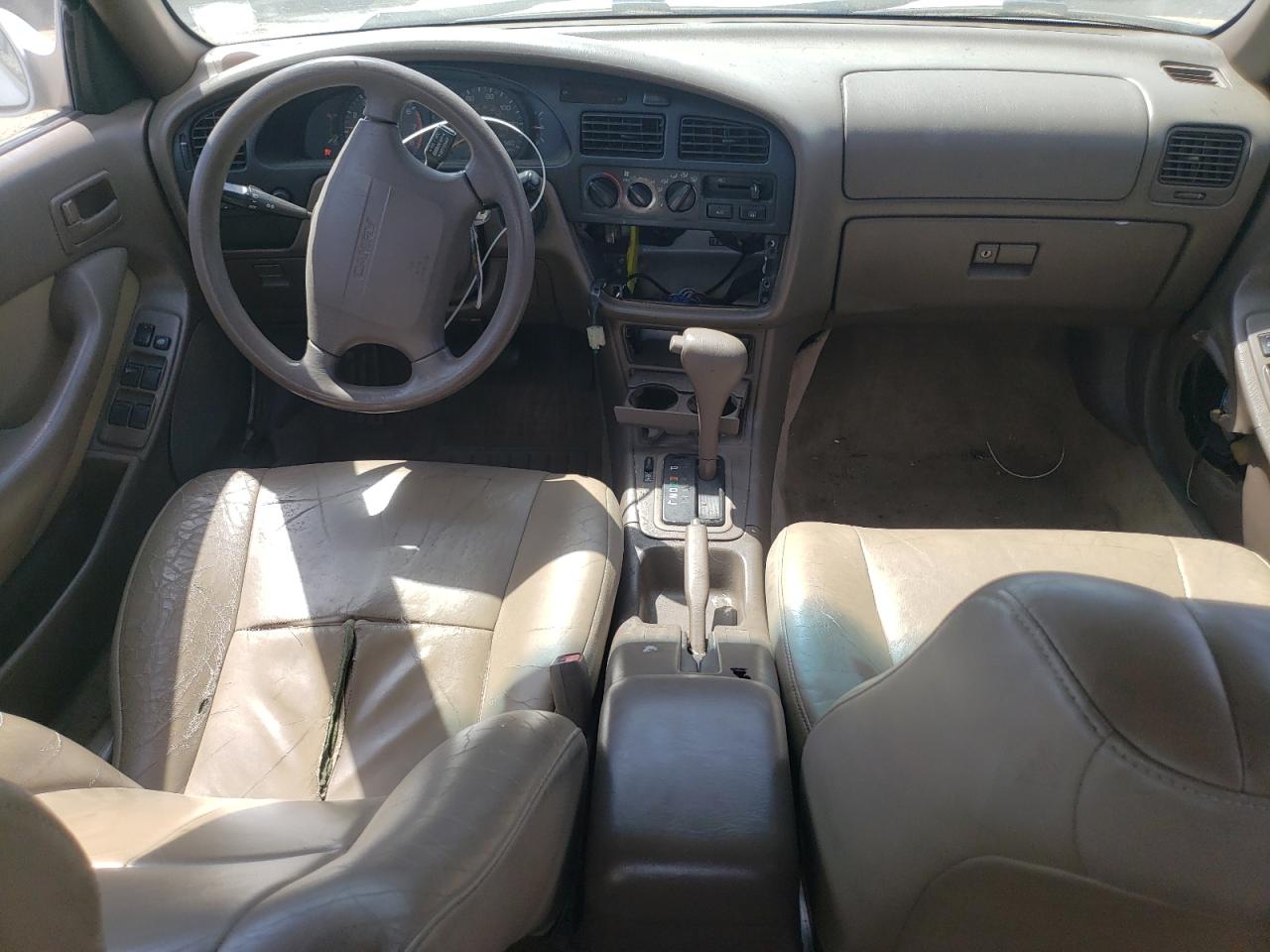 1996 Toyota Camry Dx VIN: JT2BG12K3T0418235 Lot: 63115305