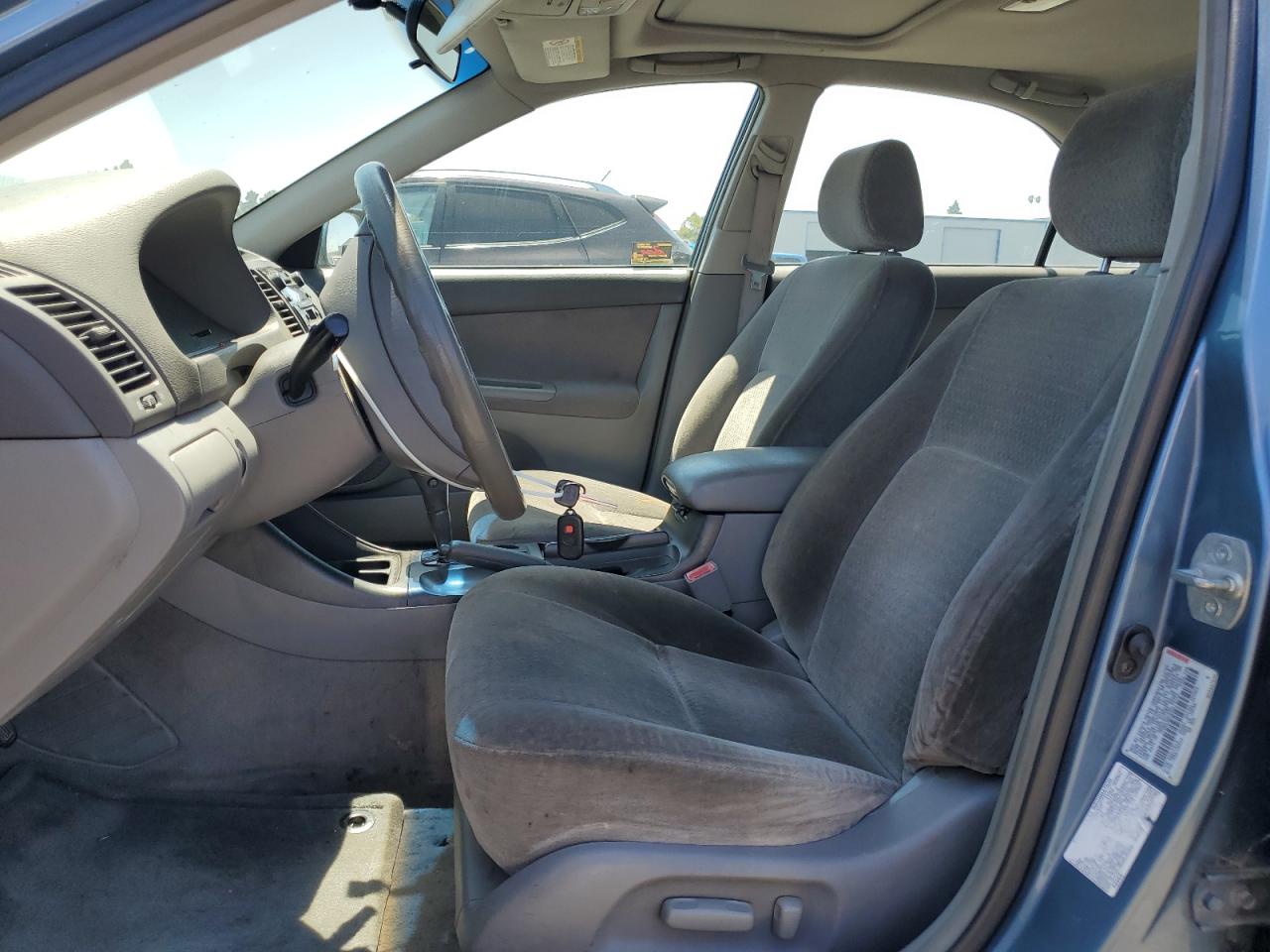 2003 Toyota Camry Le VIN: JTDBE32K930175703 Lot: 64996775