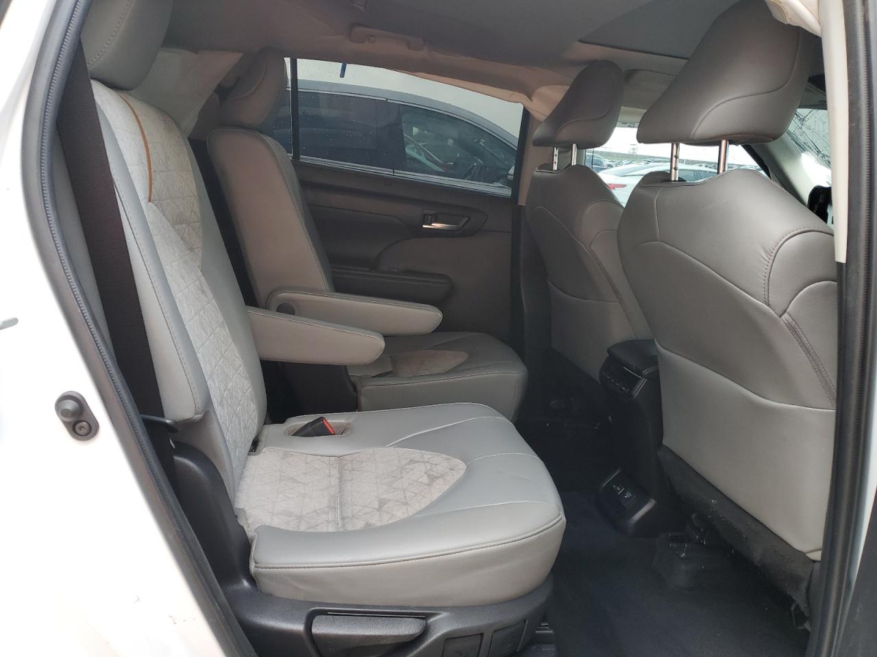 2022 Toyota Highlander Hybrid Xle VIN: 5TDABRCH4NS554831 Lot: 63219455