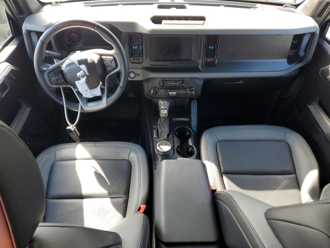 2022 Ford Bronco Base VIN: 1FMEE5DP9NLB54140 Lot: 63028935