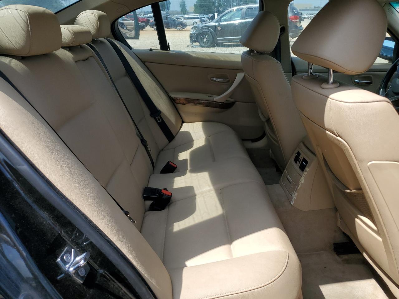 wbava33548kx83946 WBAVA33548KX83946 2008 BMW 328 I