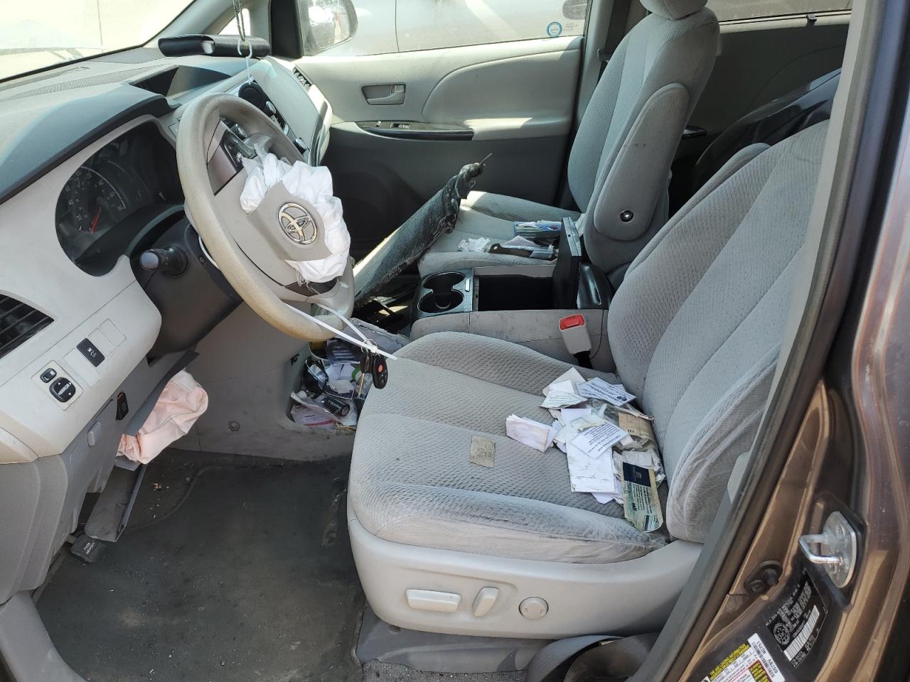 5tdkk3dc5bs060011 5TDKK3DC5BS060011 2011 Toyota Sienna Le