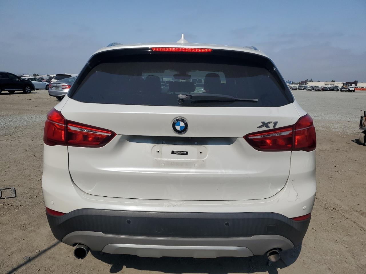 2018 BMW X1 xDrive28I VIN: WBXHT3C30J5K32414 Lot: 64701095
