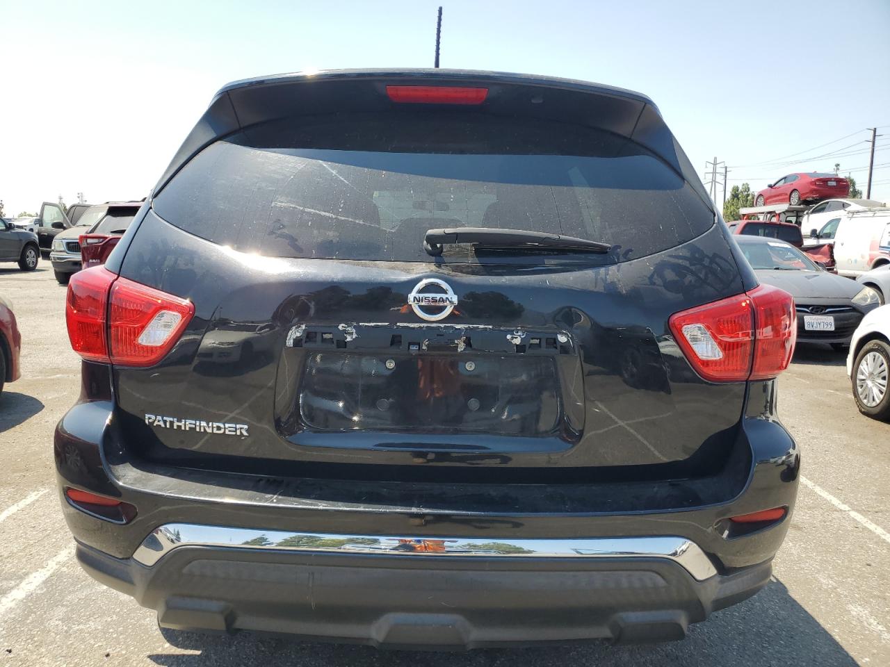 2018 Nissan Pathfinder S VIN: 5N1DR2MN2JC627223 Lot: 65160305