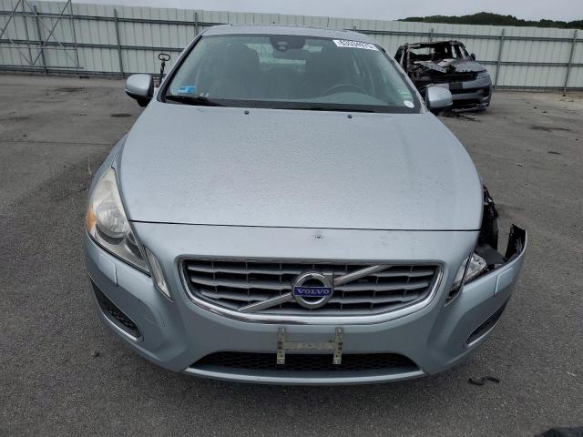Sedans VOLVO S60 2013 Srebrny
