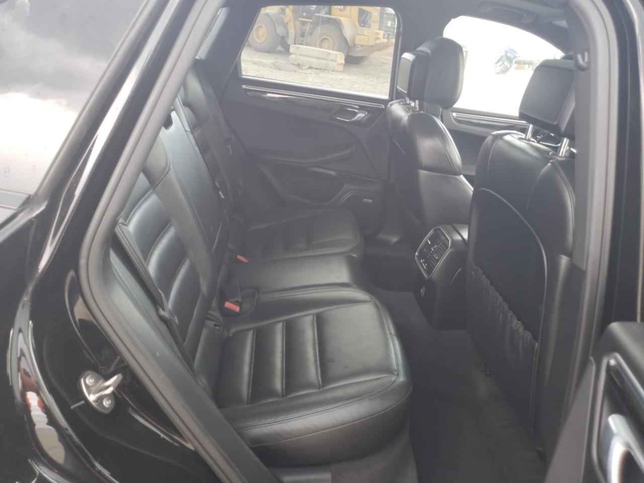 2018 Porsche Macan S VIN: WP1AB2A55JLB34683 Lot: 63199995