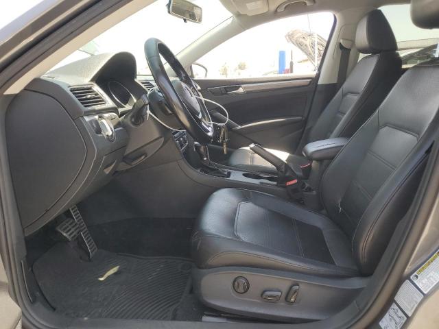  VOLKSWAGEN PASSAT 2018 Szary